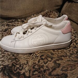 Gucci White and Pink Sneakers with Minimalist Design